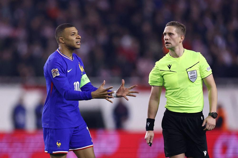 九游游戏平台：班凯罗24+11米切尔23分 魔术爆冷终结骑士16连胜.