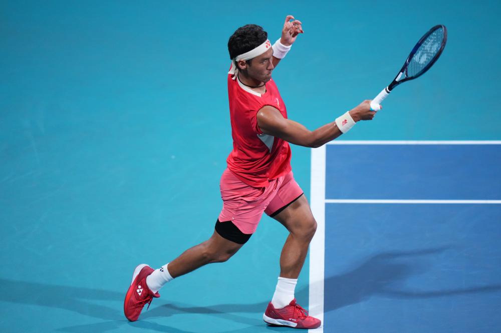 足球报：王钰栋、李新翔等小将为联赛注入活力，青春力量点燃中超.